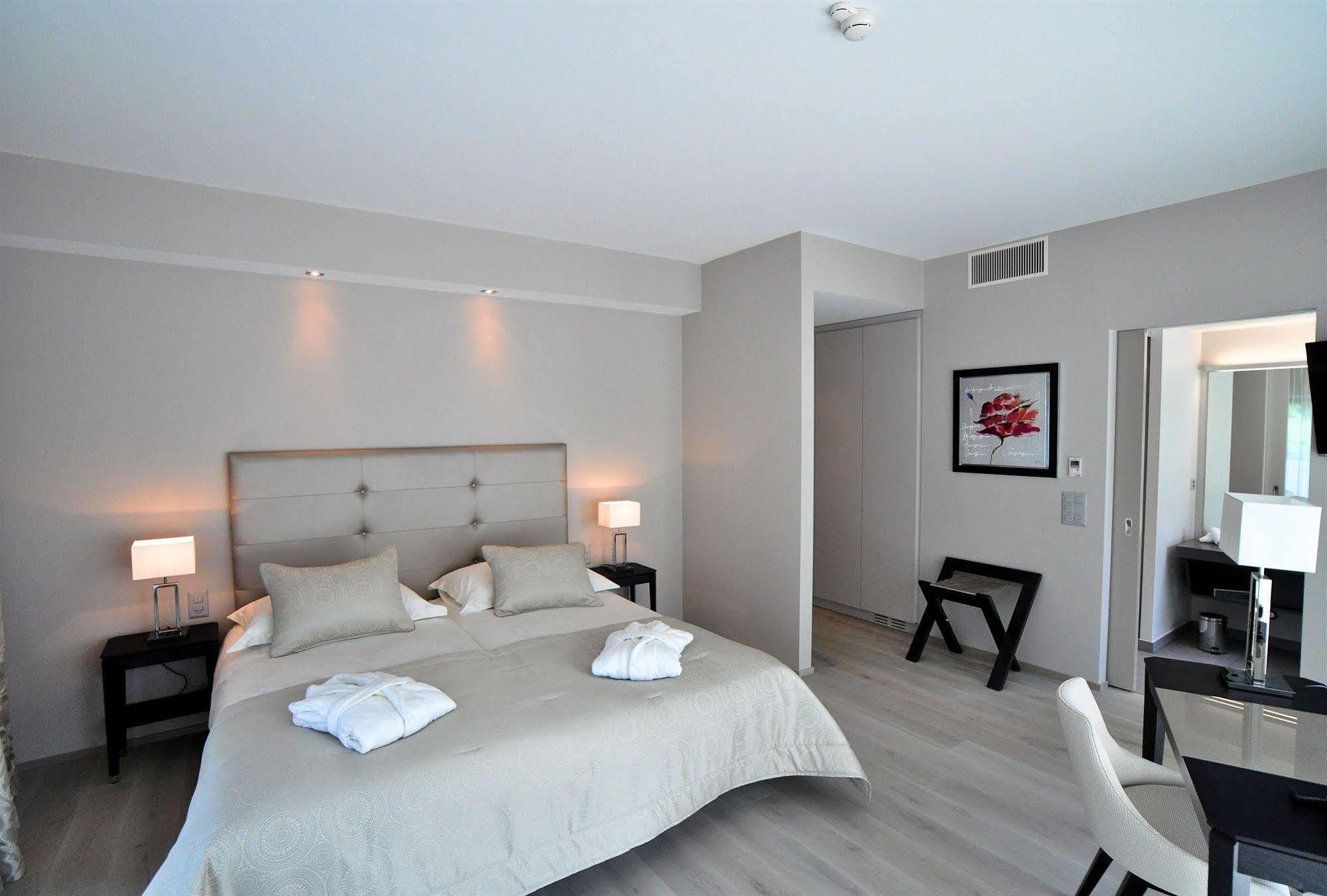 Hostellerie Le Petit Manoir Morges Bagian luar foto