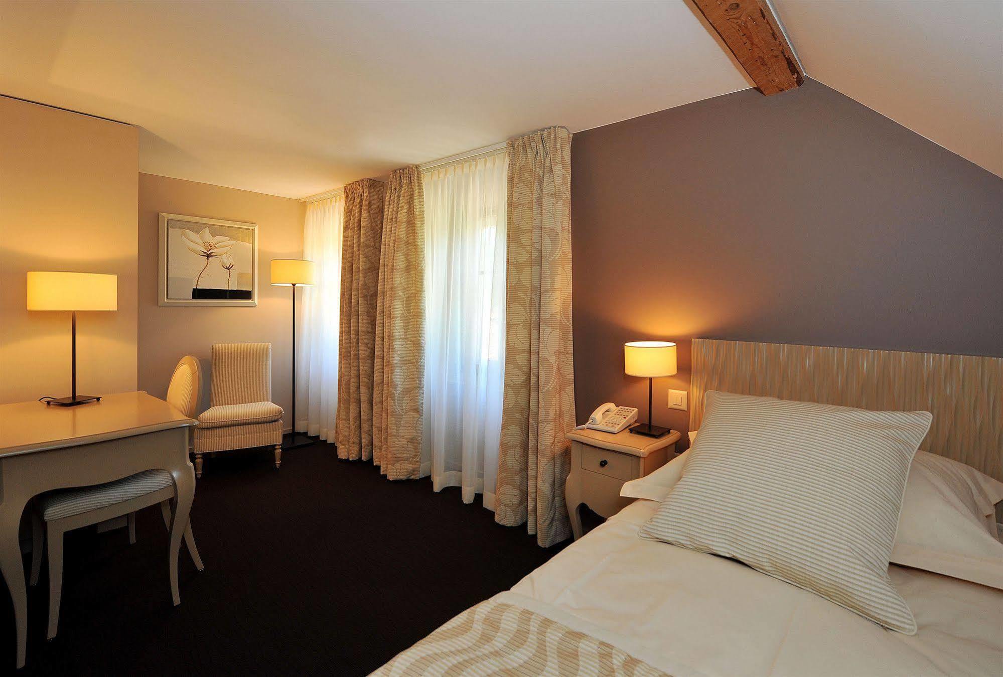 Hostellerie Le Petit Manoir Morges Bagian luar foto