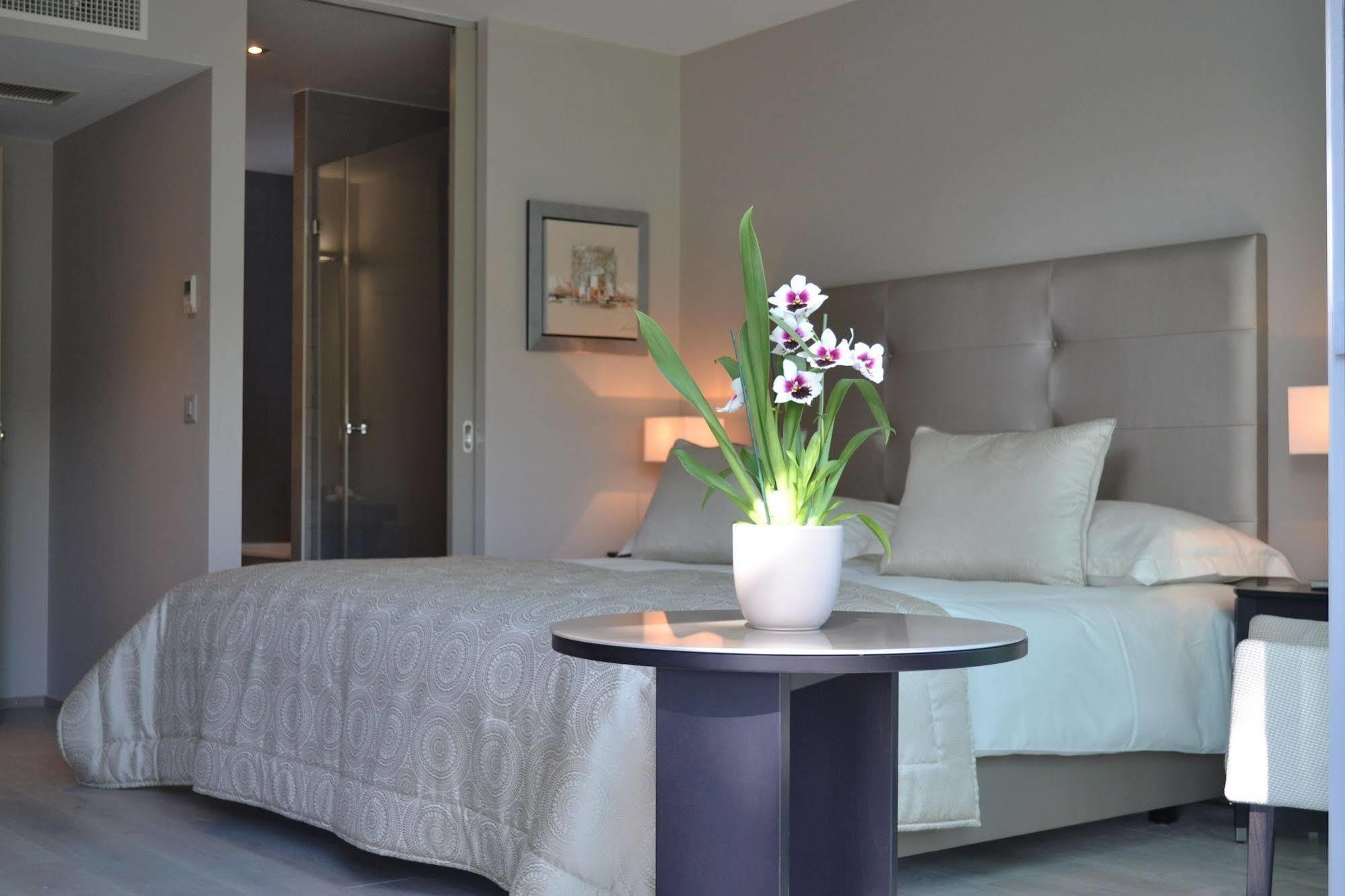 Hostellerie Le Petit Manoir Morges Bagian luar foto